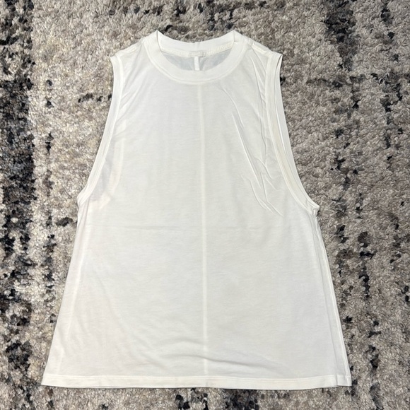 Lululemon Athletica Cream Sleeveless Muscle Tee with Mandarin Collar - Picture 3 of 8